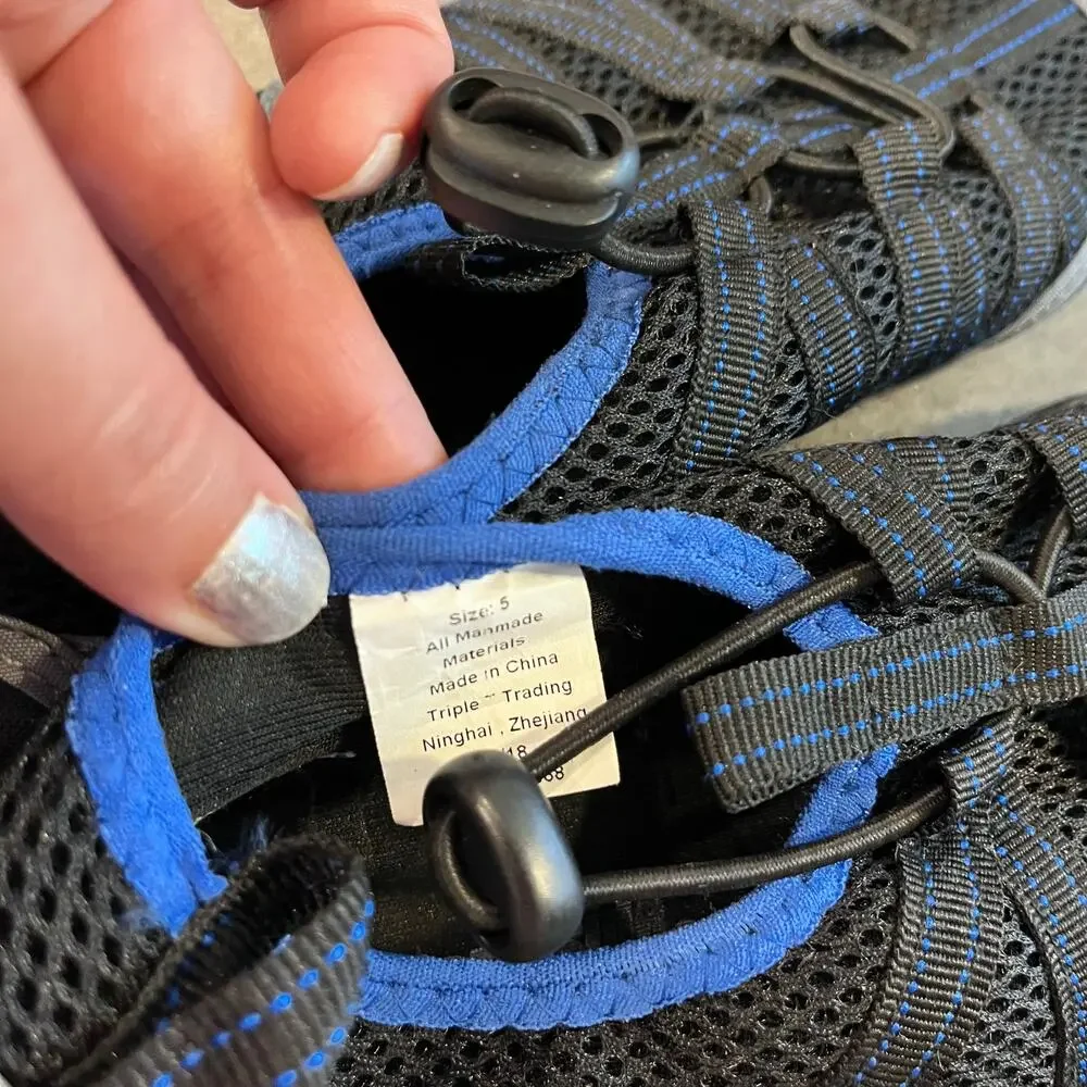 Black blue outdoor swim water shoes big boys size 5 hard sole great conditions